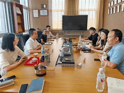 School-Ondernemingssamenwerking voor talenten! Delegatie van de Technische Un...